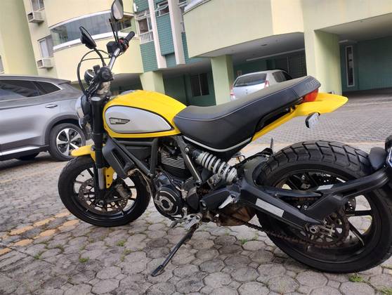 DUCATI SCRAMBLER ICON 
